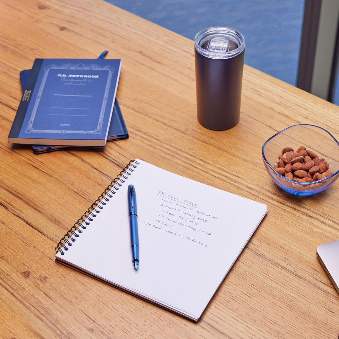 Parker IM Monochrome Füller | Oberfläche und Zierteile in Blau | Füllfederhalter mit mittlerer Feder