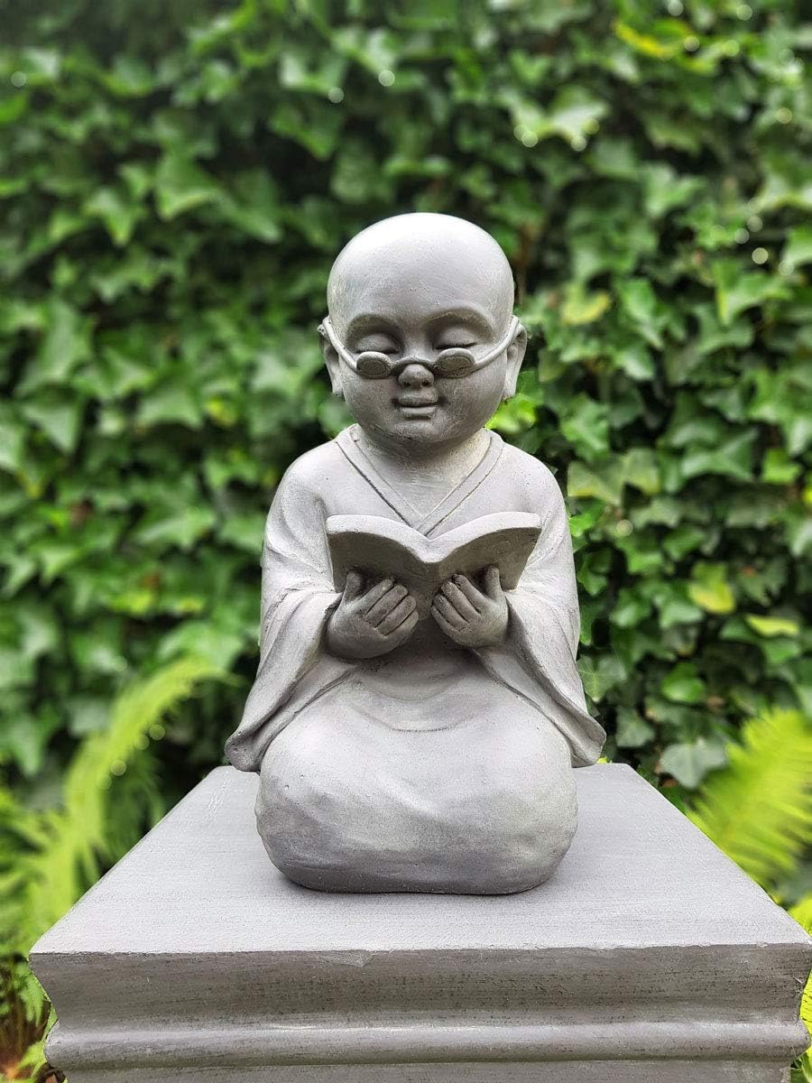 Figur Shaolin Mönch lesend mit Buch - für Haus und Garten - Höhe 42 cm - grau