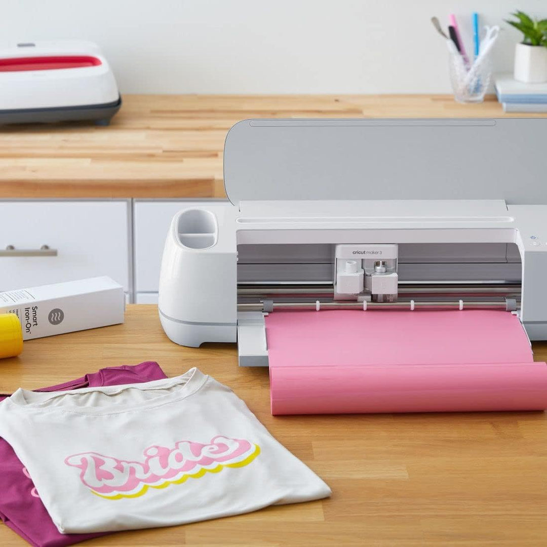 Cricut 2008694 Smart Iron-On | Silver | 2.7m (9ft) | Heat Transfer Vinyl (HTV) | for use with Explor