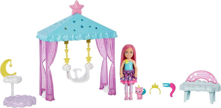 Barbie Dreamtopia, Barbie Chelsea Puppe mit rosa Haaren, gelbe Einhornkrone, rosa Einhornkatze, Wolk