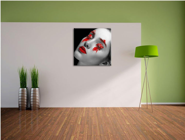 Frau mit roten Pulver auf Lippen und Augen schwarz/weiss, Format: 70x70 auf Leinwand, XXL riesige Bi