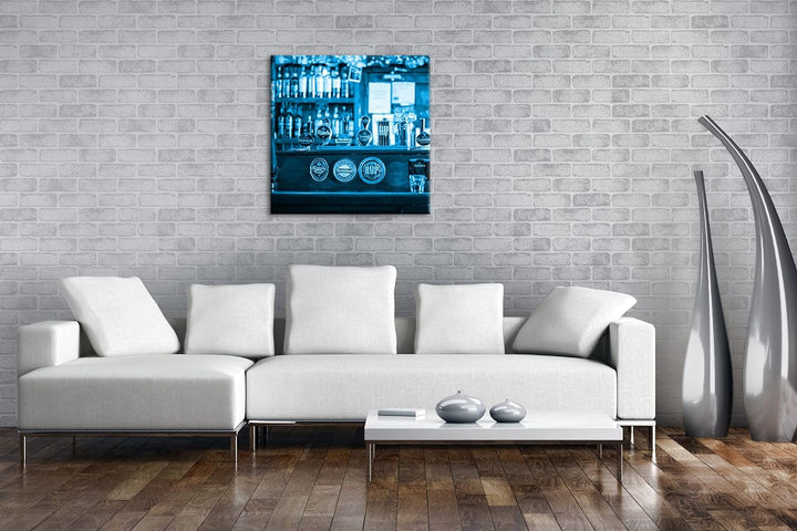 deyoli Theke in einem Irischen Bar Format: 70x70 Effekt: Monocrome Blau als Leinwandbild, Motiv fert