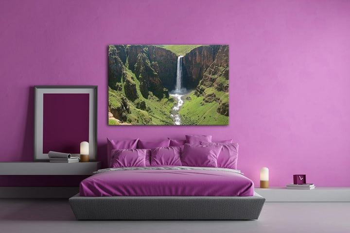 deyoli überwältigender Wasserfall an einer steilen Klippe Format: 80x60 als Leinwandbild, Motiv fert