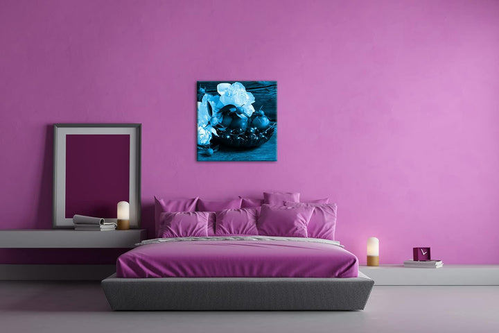 deyoli Pfingstrosen und eine Schalle mit Beeren Format: 40x40 Effekt: Monocrome Blau als Leinwandbil
