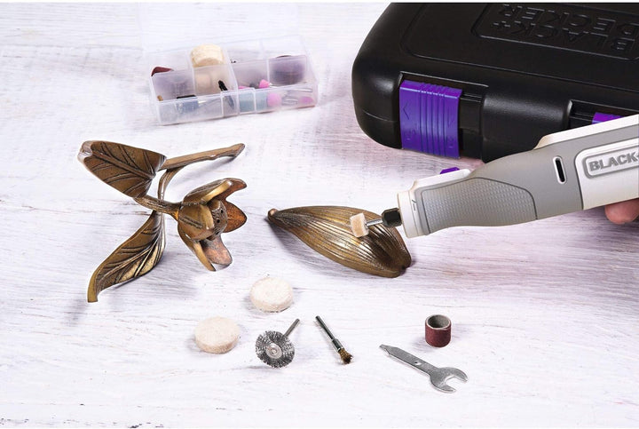 Black+Decker Akku-Multifunktionswerkzeug PET mit 39-tlg. Zubehör BCRT8IPETK (7.2V, 1.5Ah, mit Aufsat