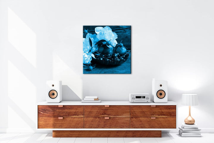 deyoli Pfingstrosen und eine Schalle mit Beeren Format: 40x40 Effekt: Monocrome Blau als Leinwandbil
