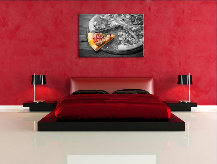 geschnittene Pizza auf Holzbrett schwarz/weiss Format: 100x70 auf Leinwand, XXL riesige Bilder ferti
