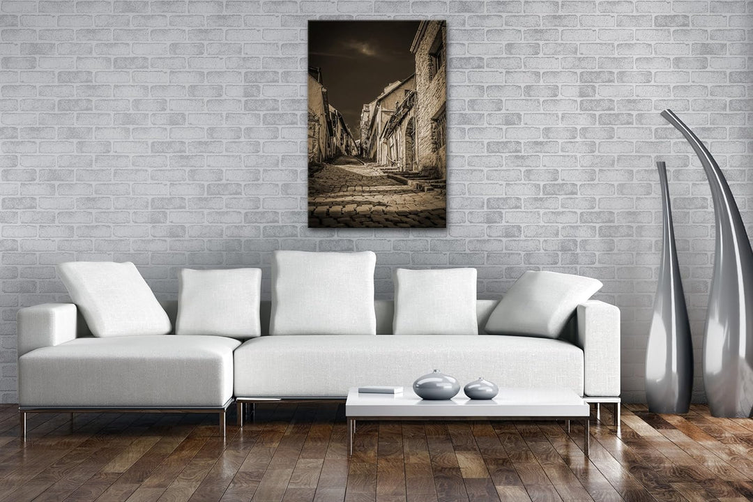 deyoli verwitterte Strasse in Budapest Format: 60x40 Effekt: Sepia als Leinwandbild, Motiv fertig ge