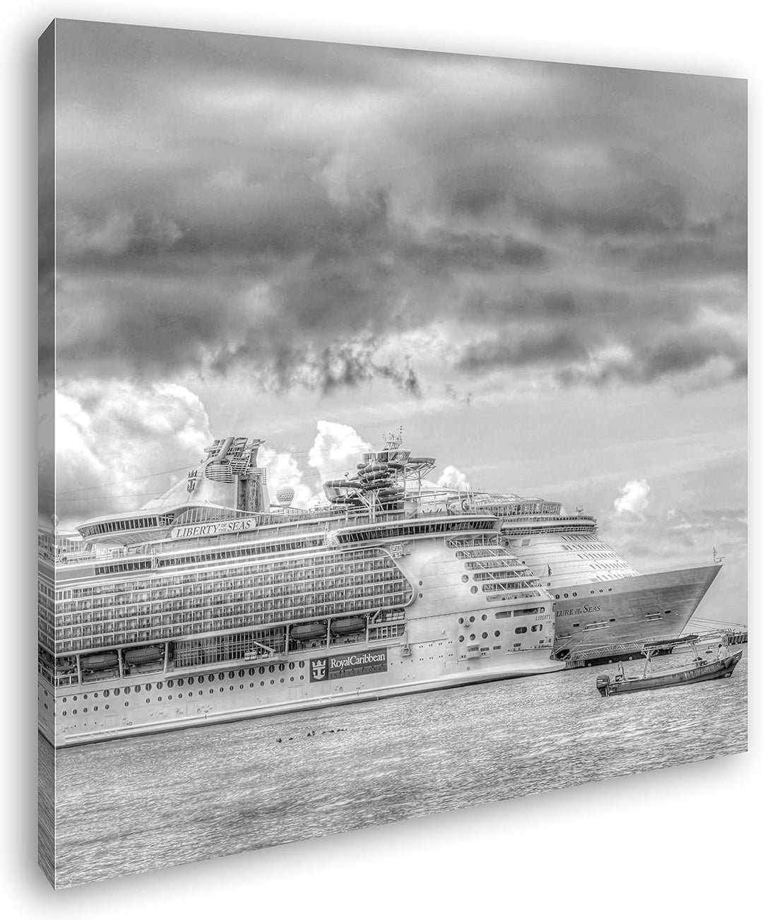 deyoli malerisches Kreuzfahrtschiff Format: 60x60 Effekt: Schwarz&Weiss als Leinwandbild, Motiv auf