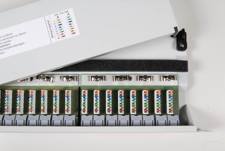BIGtec 24 Port CAT6a Patchpanel Verteilerfeld Verteiler Patchfeld 500Mhz 10 Gigabit LSA Technik RJ45
