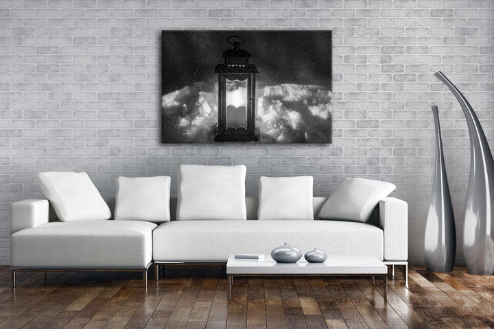 deyoli verschneite Kerzenlaterne Format: 80x60 Effekt: Schwarz/Weiss als Leinwand, Motiv fertig gera