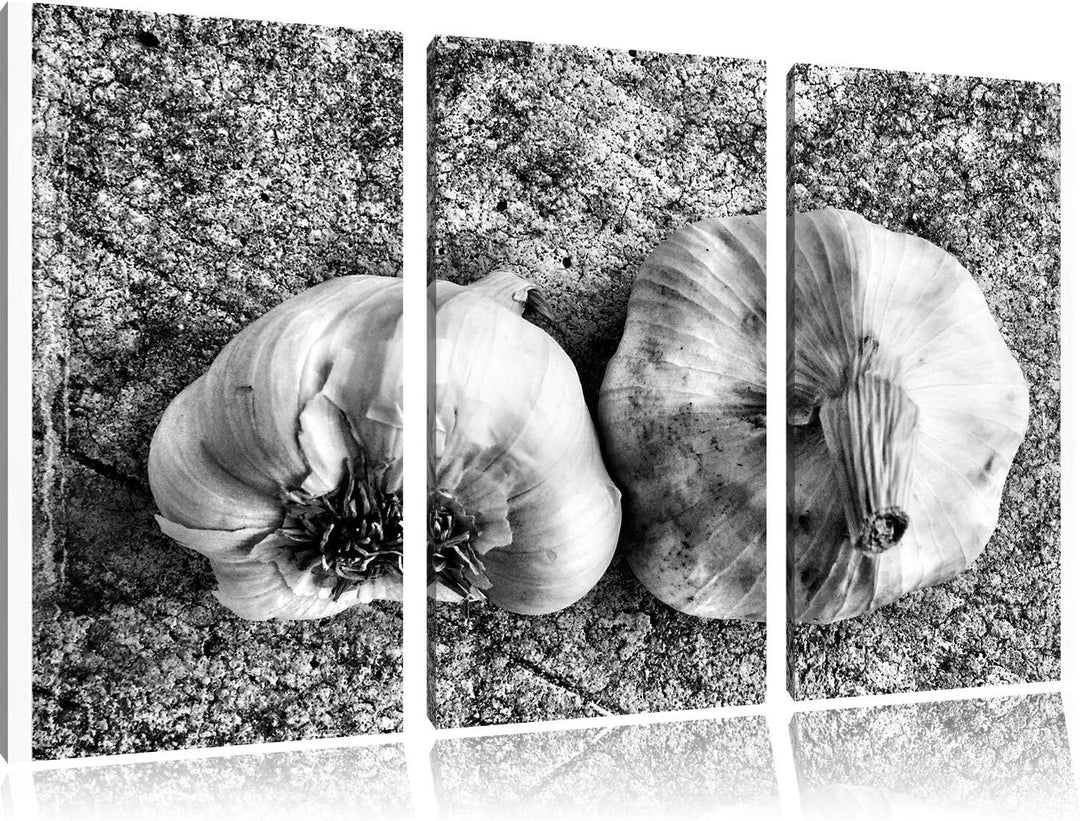Pixxprint Zwei Knoblauchknollen als Leinwandbild/Grösse: 3 Teilig (120x80) cm/Wandbild/Kunstdruck/fe