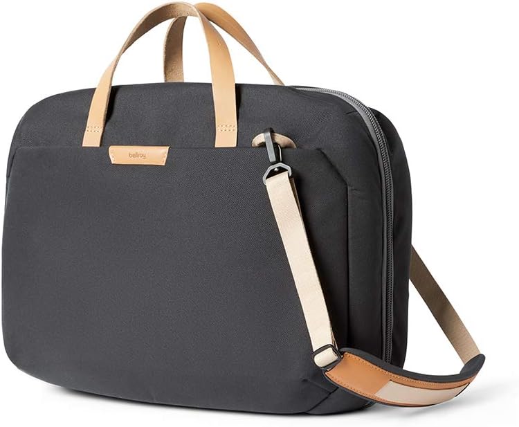 Bellroy Flight Bag (16” Laptop, Clamshell-Design, versteckbare Rucksackgurte, durchdachte Innenfäche