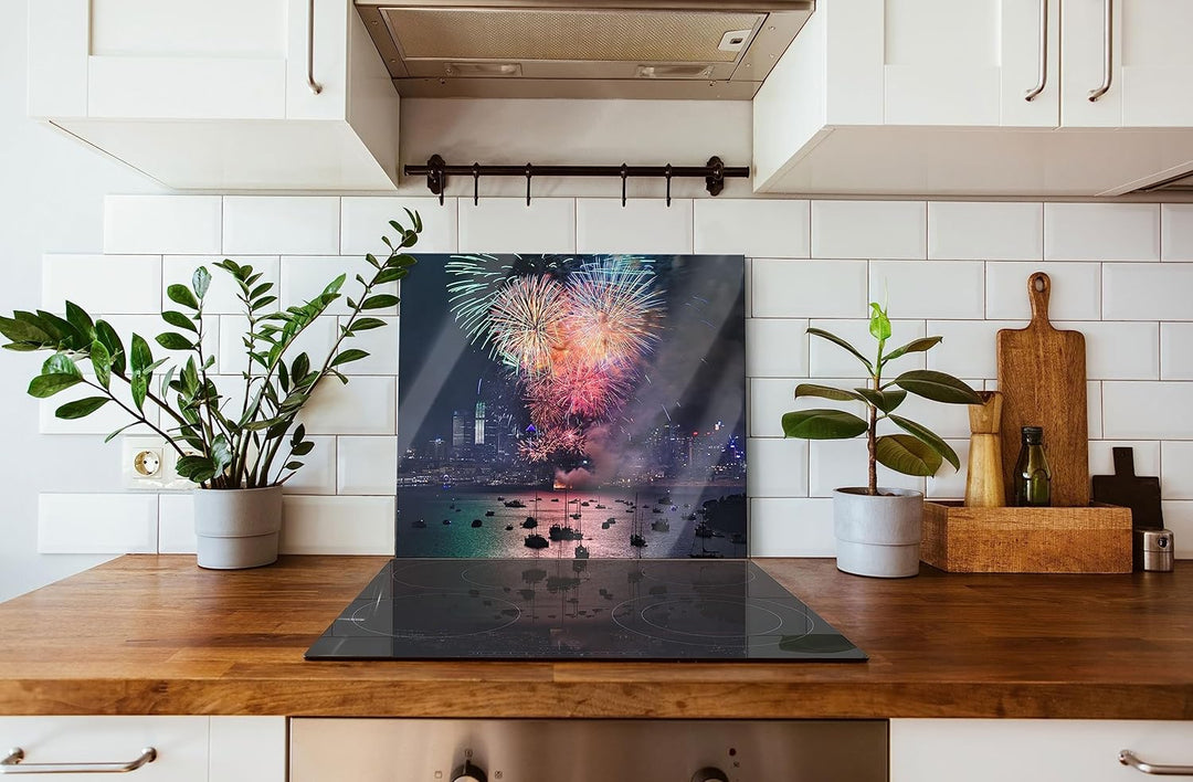 Boot auf See Feuerwerk Herdabdeckplatte & Spritzschutz aus Echtglas | Für Herd-Kochfelder | 60x52 cm
