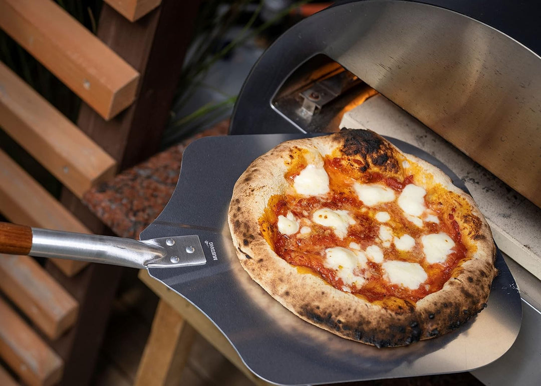 Mustang Pizzaschaufel mit grosser Fläche | 30,5cm x 30 cm | Pizzaschieber Aluminium 85cm Länge | Gri