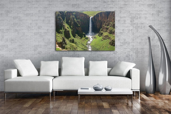 deyoli überwältigender Wasserfall an einer steilen Klippe Format: 80x60 als Leinwandbild, Motiv fert