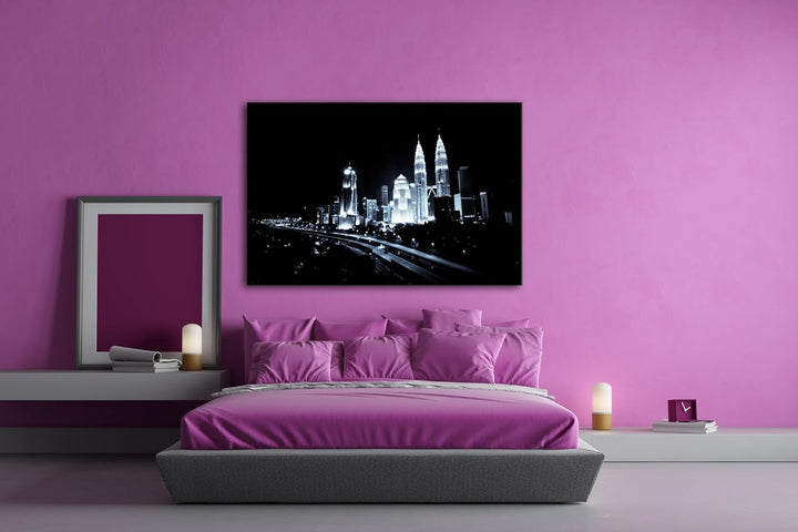deyoli Nacht Skyline von Kuala Lumpur Format: 80x60 als Leinwand, Motiv fertig gerahmt auf Echtholzr
