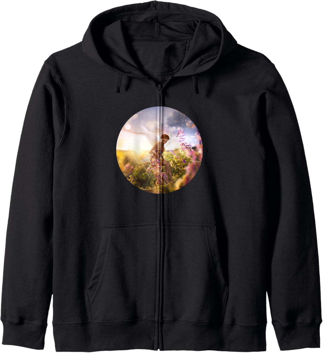 Fee mit Feenflügeln in einem Feengarten Kapuzenjacke