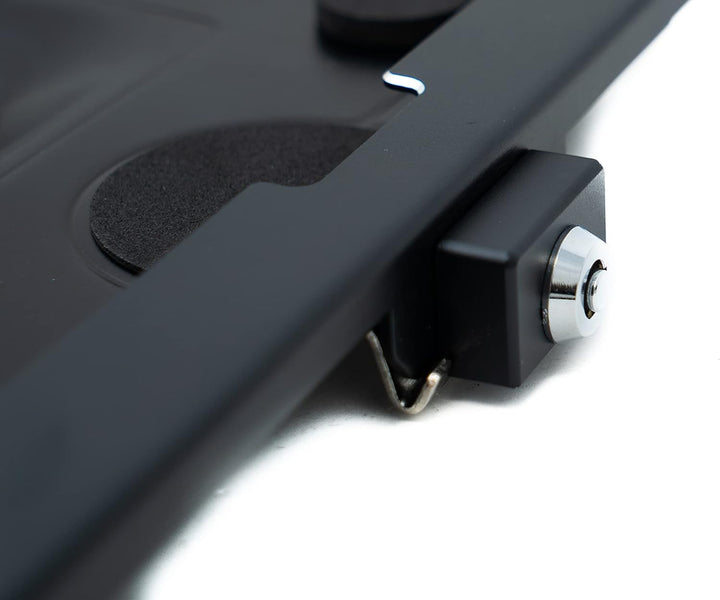 System-S Wandhalterung abschliessbar für iPad 10 Pro 11 Air 4 5 in Schwarz