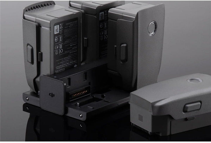 DJI - Akku-Hub | P10 Ladegerät für Mavic 2 Pro / Zoom | Laden Sie bis zu vier Akkus nacheinander auf