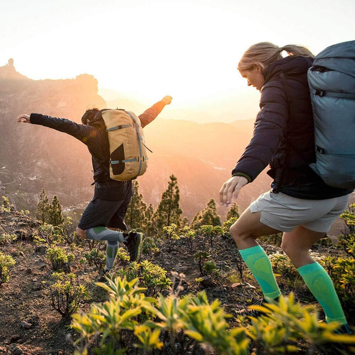 Bauerfeind Wandersocken "Outdoor Performance Compression Socks“ für Outdooraktivitäten wie Wandern &amp;