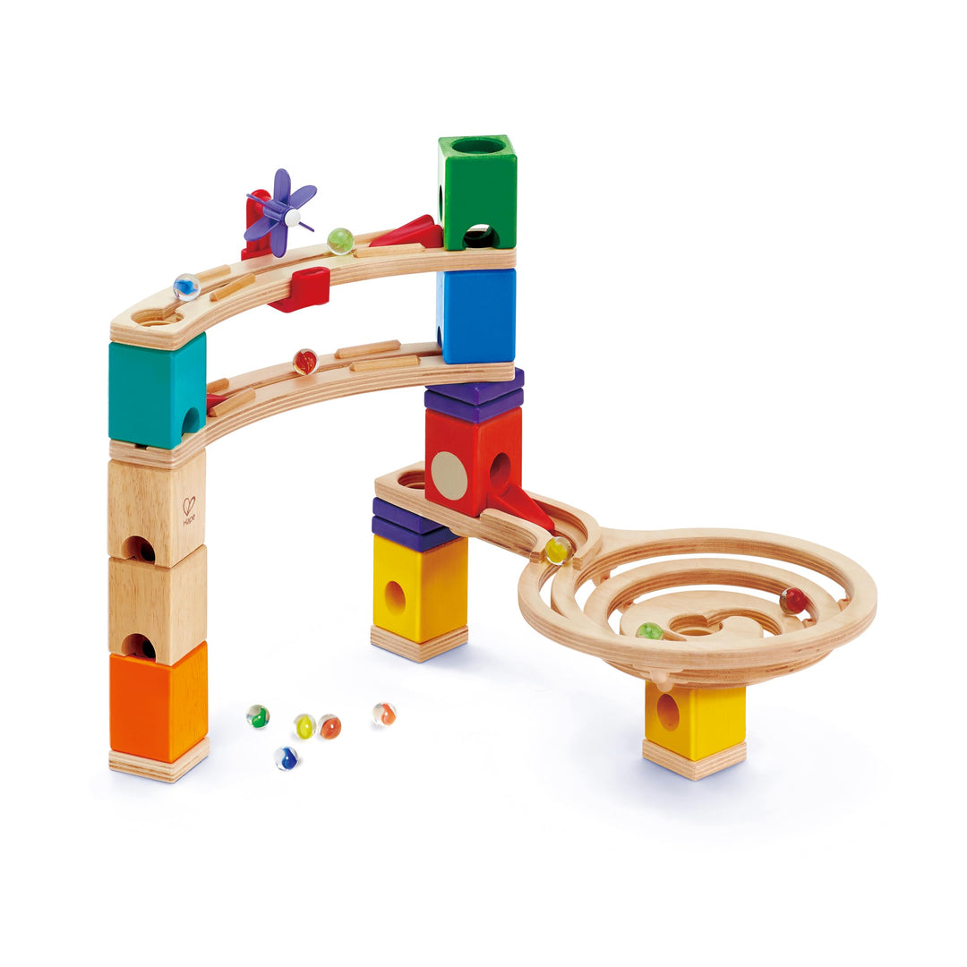 Hape Starter Set Quadrilla Endspurt, Kugelbahn mit 27 Bauteilen aus Holz und 30 Murmeln, MINT-Spielz