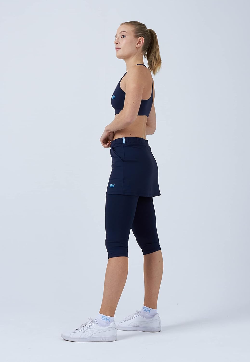 Sportkind Mädchen & Damen 2-in-1 Tennisrock mit Taschen & 3/4 Capri Leggings, Laufrock, Yogahose mit