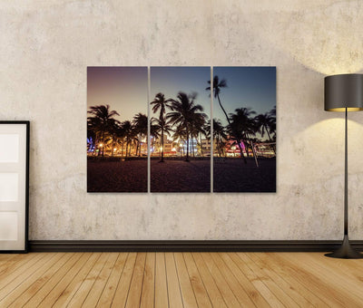 Bild Bilder auf Leinwand Ocean Drive Strasse mit beleuchteten Gebäuden South Beach Florida Wandbild