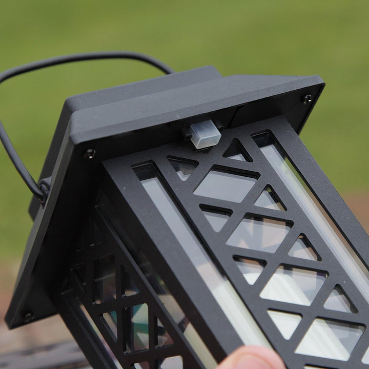 Festive Lights 2-er Set: Schwarze Solar Laternen mit LED Kerzen und täuschend echt wirkenden Flacker