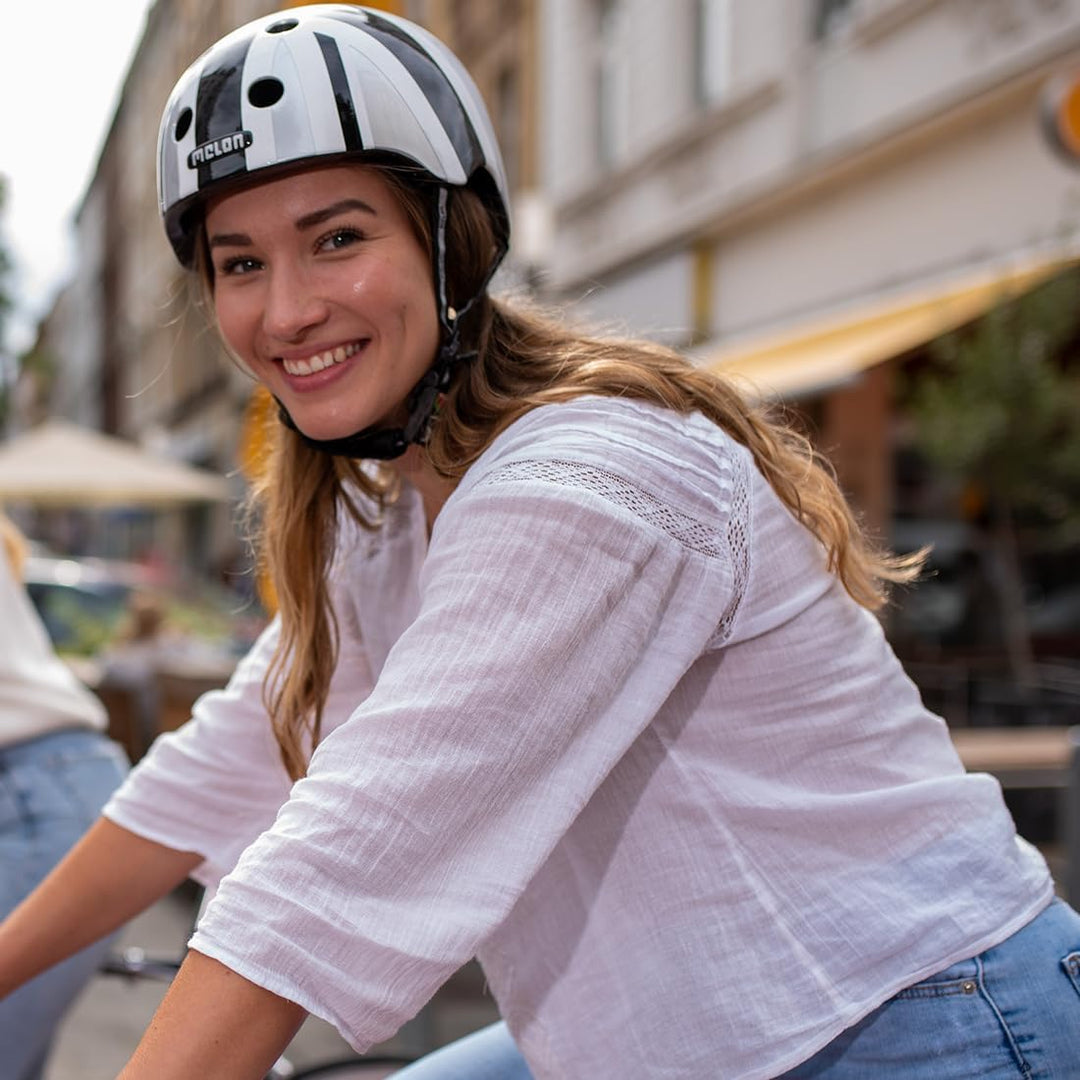 Melon »Union Jack Plain« Leichter und Cooler Fahrradhelm für Damen, Herren und Kinder mit maximalem