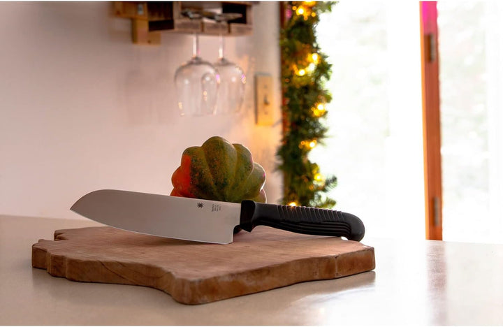 0 Spyderco - Küchenmesser - Klingenlänge: 17.14 cm - Santoku Plain Black