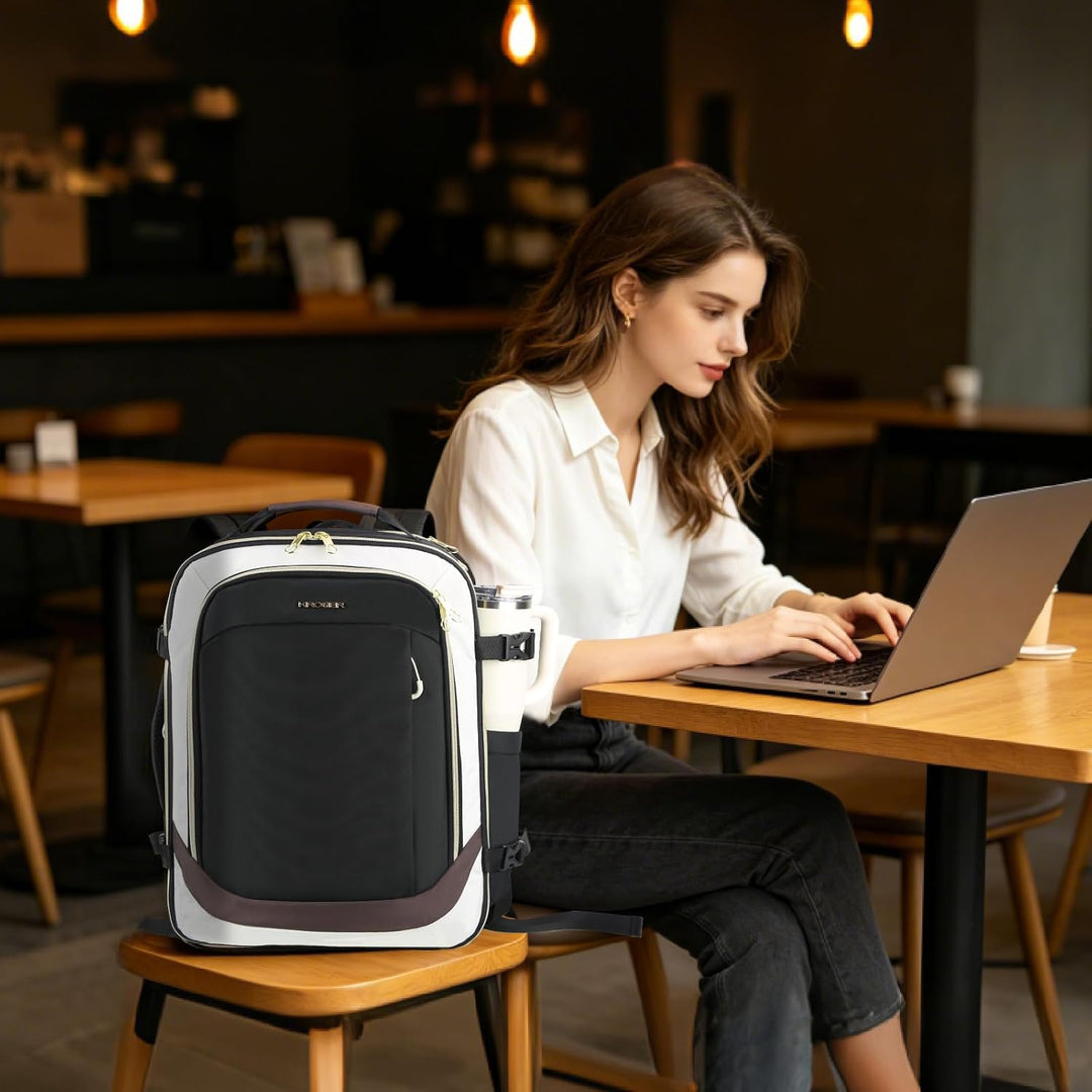KROSER Laptop Rucksack 17,3 Zoll Handgepäck Daypack wasserabweisende Multifunktions-Laptoptasche für