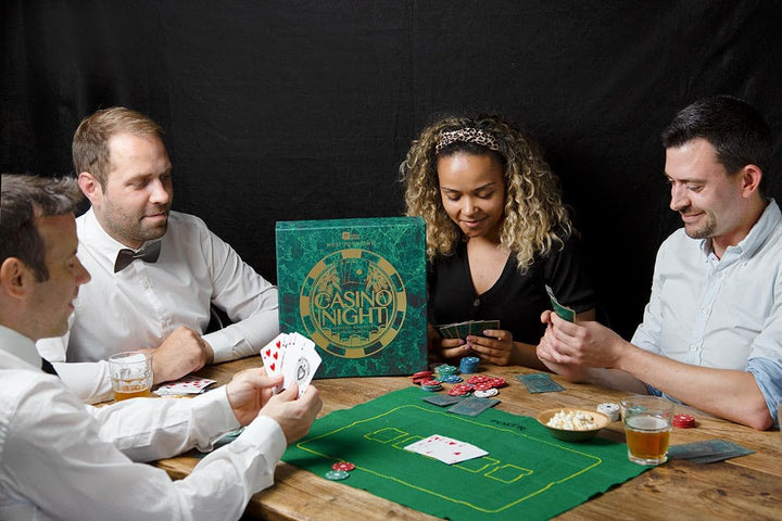 Talking Tables Casino Night Game Kit - Play Poker, Blackjack, Roulette - Glücksspielset für Erwachse