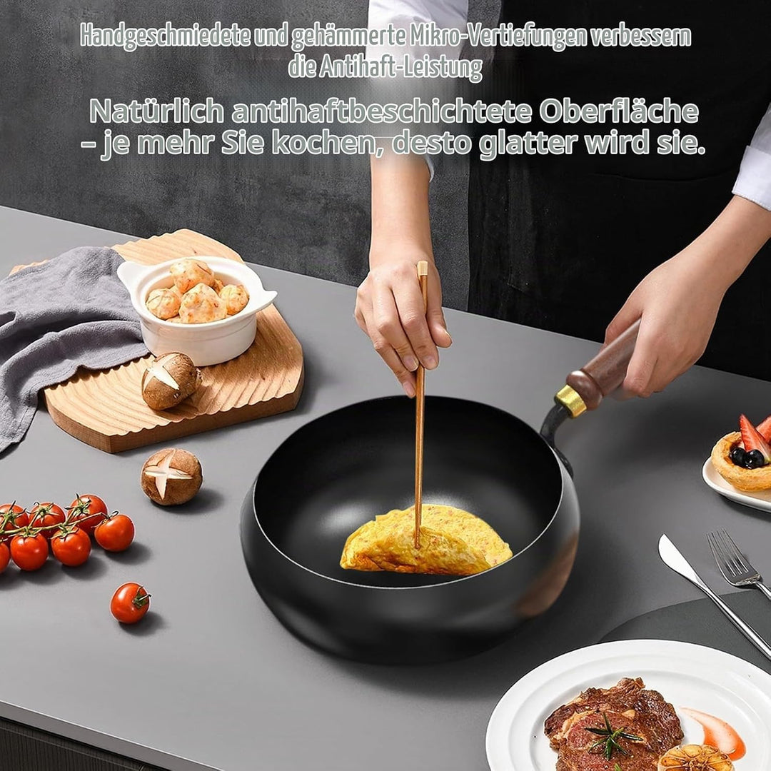 Japanische Handgeschmiedete Eisenpfanne 28cm – Robuste Eisenpfanne mit Holzdeckel &amp; Spatel, Antihaft