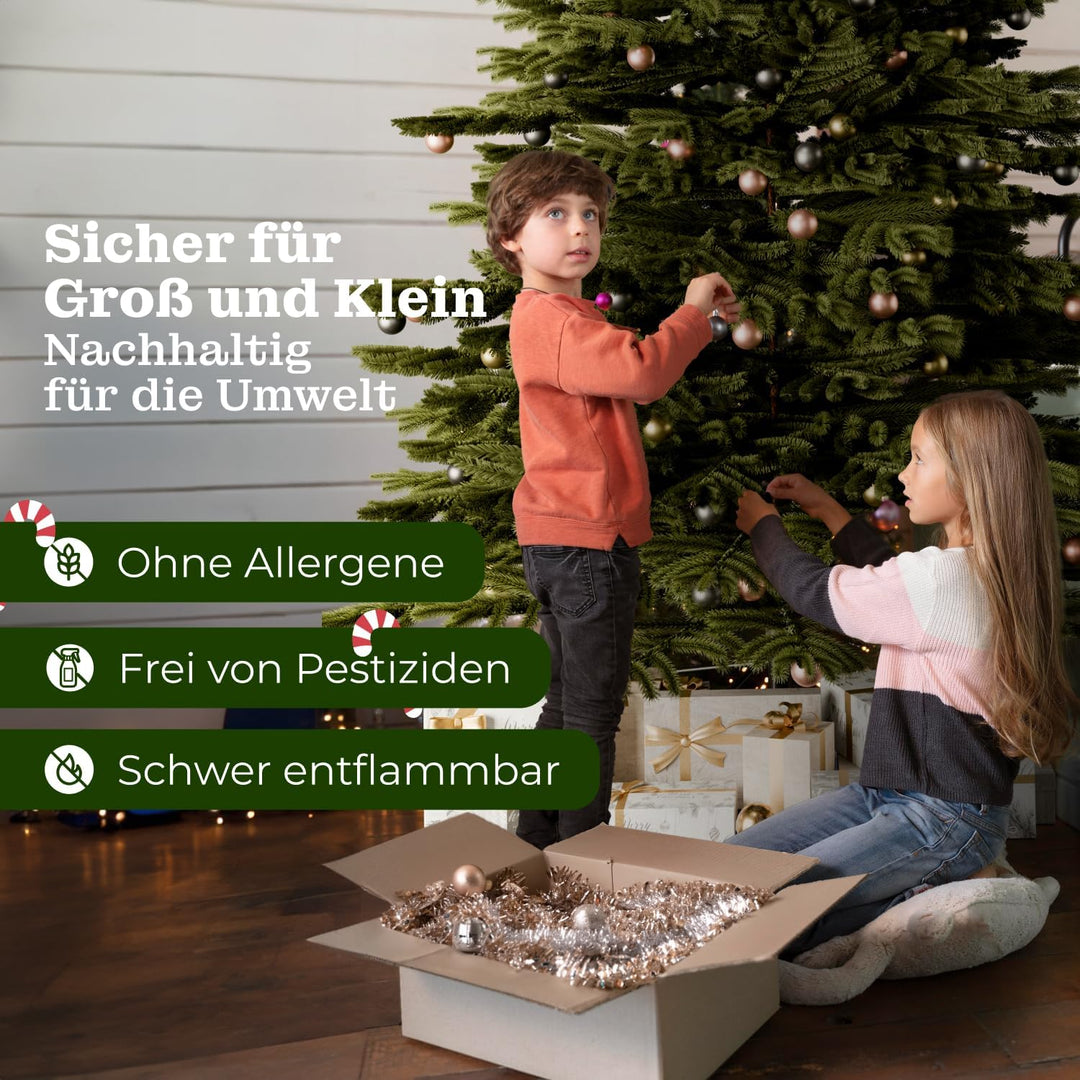 BoomDing Weihnachtsbaum künstlich mit Beleuchtung - extra naturgetreuer Tannenbaum 240 cm - 700 LED