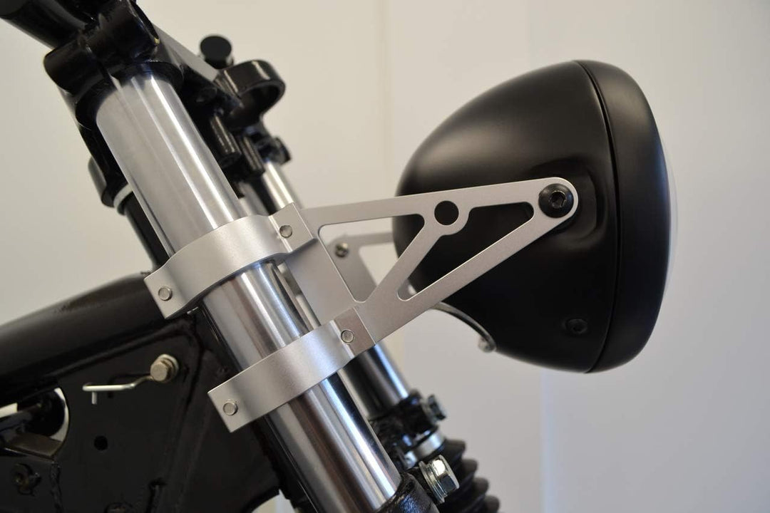 Paar 46-47mm Motorrad Scheinwerfer-Halter - Gabel Montiert - CNC Alu Gebürstet Hochwertig