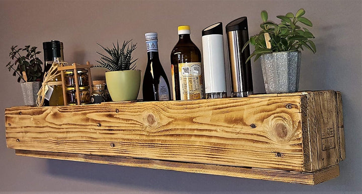 Wandregal aus Palettenholz geflammt Holzregal vintage Ablage shabby Hängeregal Flaschenregal Gewürzr