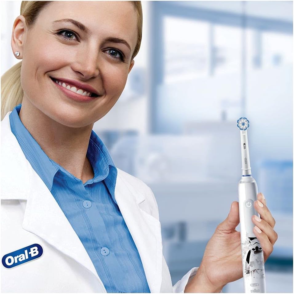 Oral-B Junior Star Wars Elektrische Zahnbürste für Kinder ab 6 Jahren, 360°-Andruckkontrolle, weiche