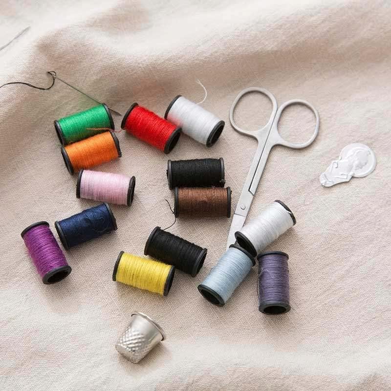 Mini Handnähmaschinen Set elektrische Handnähmaschine Zauberstich schnurlose kleine Nähmaschine für