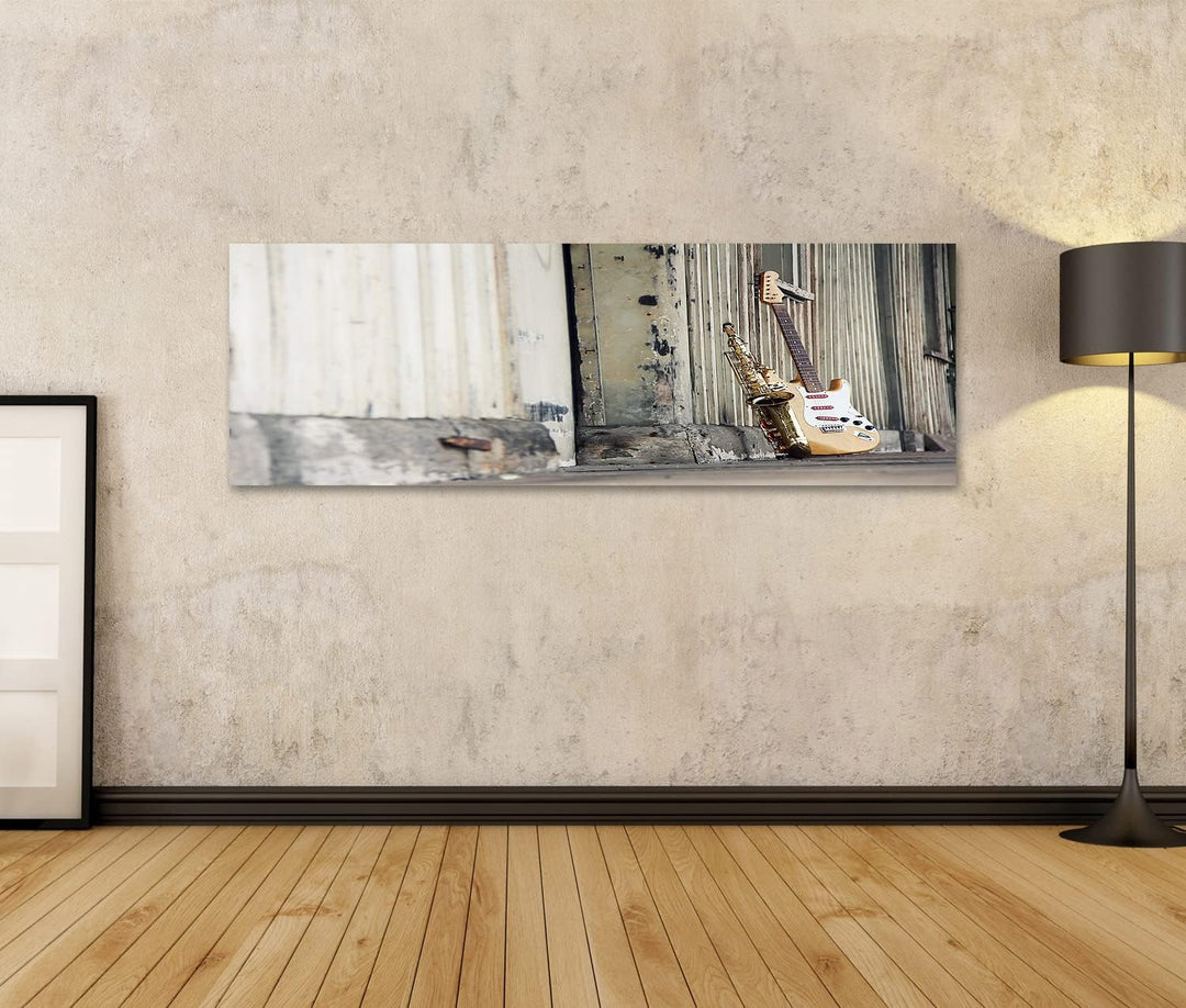 islandburner Bild auf Leinwand Saxophon Mit Retro E-Gitarre An Altem Gebäude Bilder Wandbilder Poste