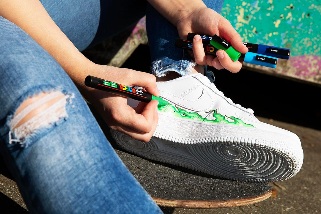 POSCA - Acrylmarker Sneaker Set 8 Farben für helle Oberflächen | Marker mit feinen und extra feinen