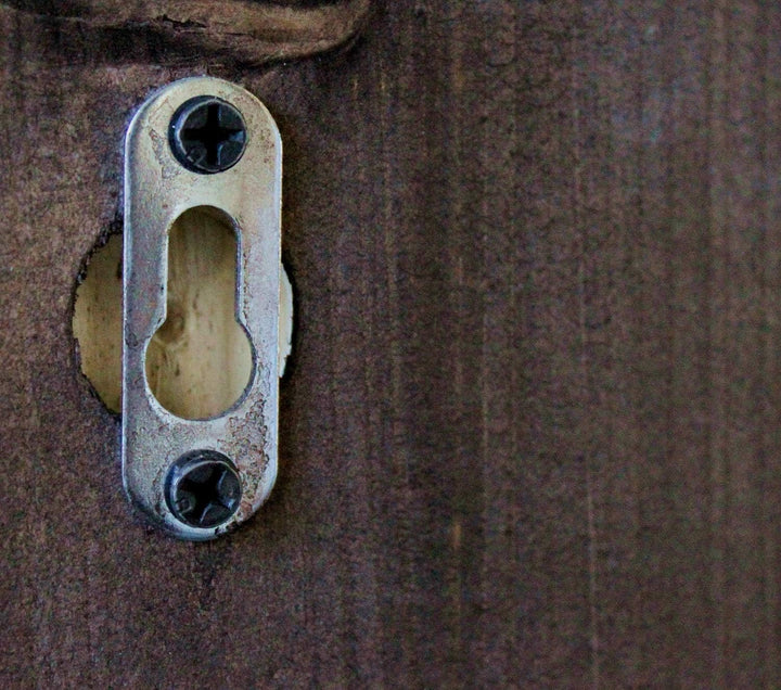 Hochwertiges Weinregal aus Holz für die Wand - mit Gläserhalter - Braun - fertig montiert - Regal fü