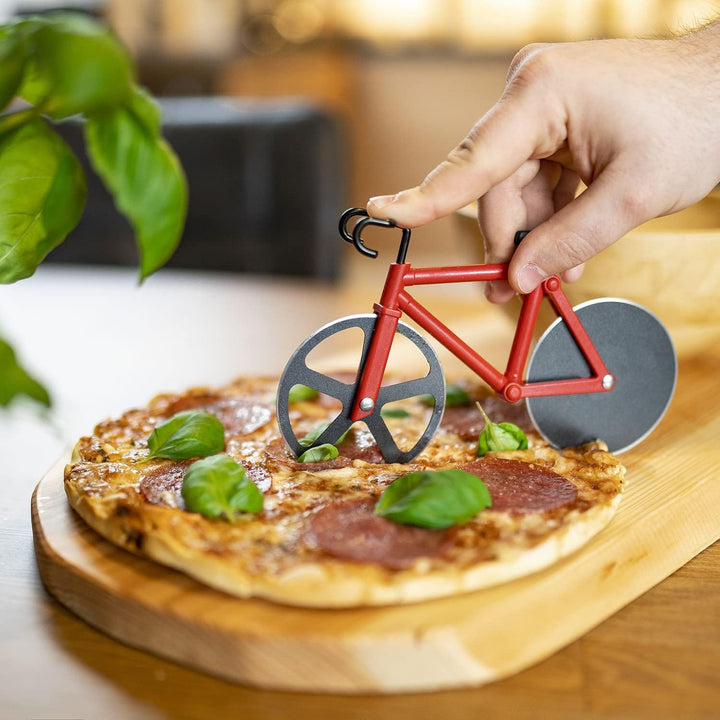 Westmark Fahrrad-Set: 1 Fahrradkoffer für alle Gepäckträger + 1 Pizzaschneider/-fahrrad, Kunststoff/