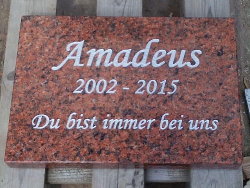 designgrab VangL001-30x30x8 cm Grabplatte aus Granit Vanga, inkl. Beschriftung von Vor- und Nachname