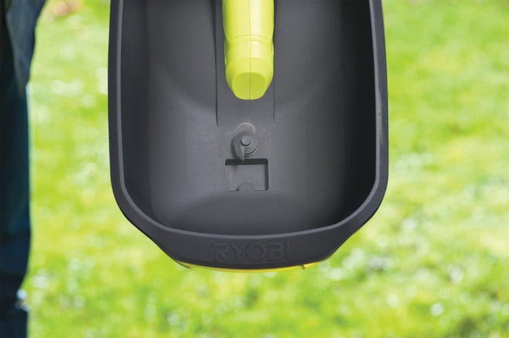 RYOBI 18 V ONE+ Akku-Universalstreuer OSS1800 (4 Liter Tank, Streubreite einstellbar (2,5 bis 3,5 m)