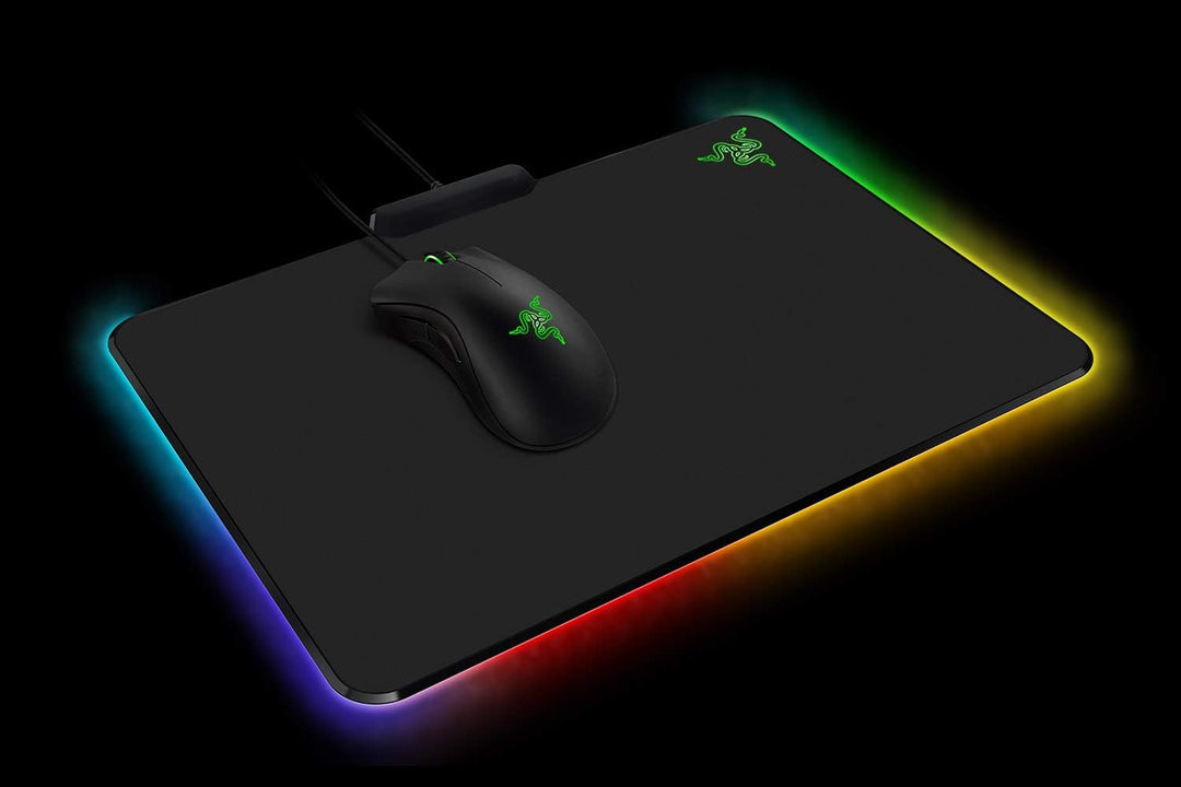 Razer Firefly Soft - Weiches Gaming Maus-Pad (feste Struktur RGB Chroma Beleuchtung, Mauspad für pro