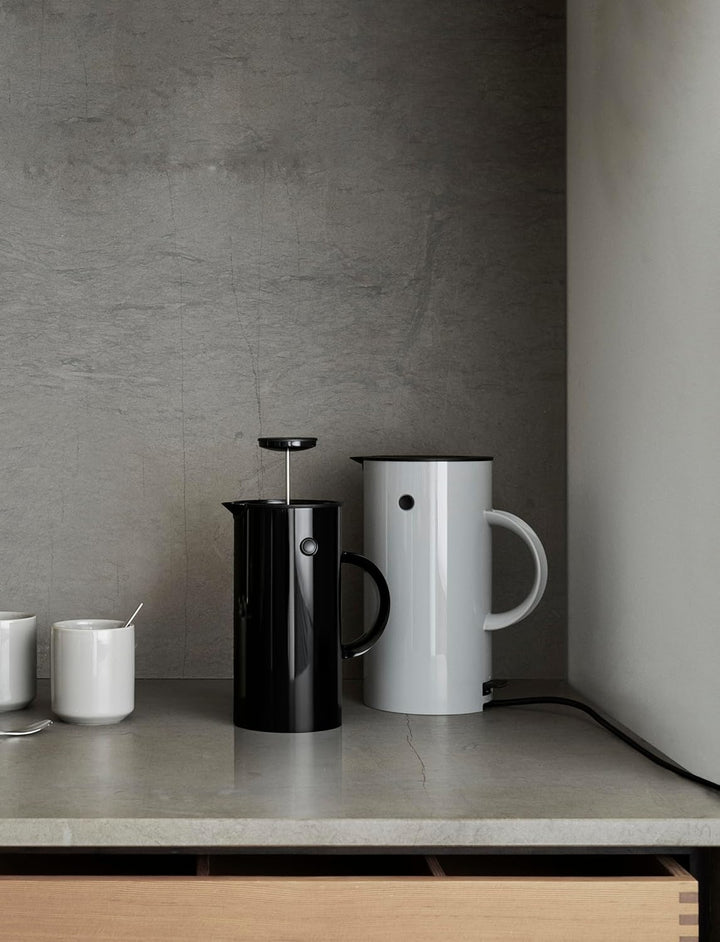 Stelton Wasserkocher EM77 - Elektrischer Kocher, Wasserkessel, Teekanne - Schnell kochend, niedriger