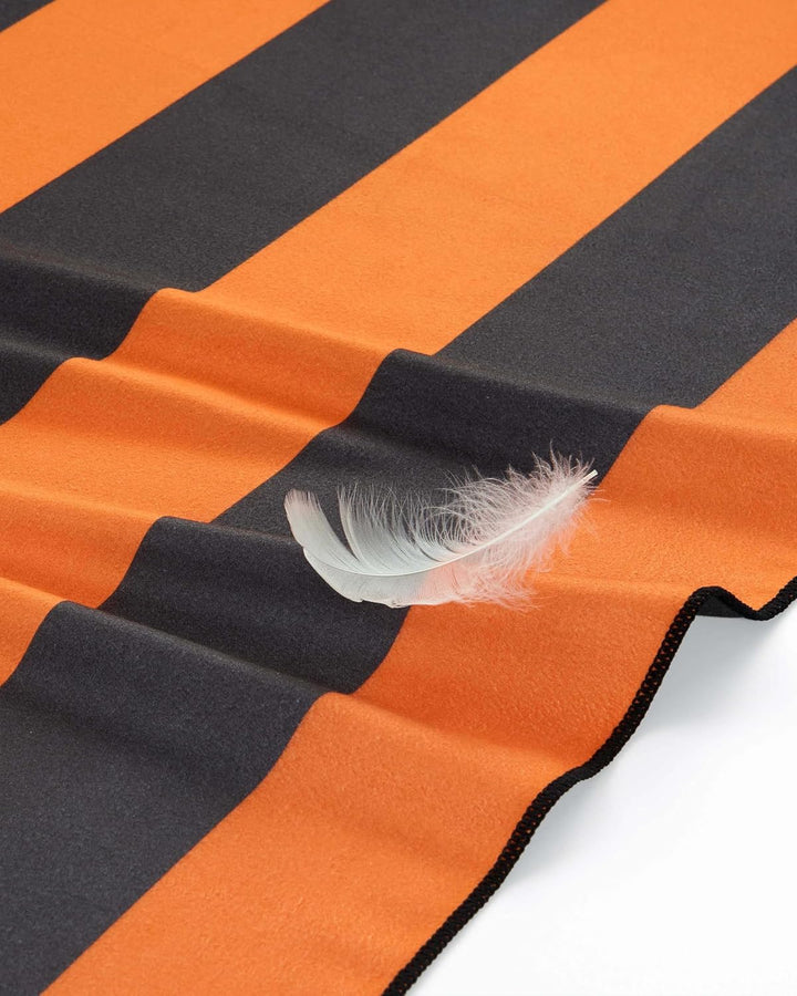 Fit-Flip Strandtuch XXL aus Mikrofaser - leicht und schnelltrocknend - 100% recyceltes Strandhandtuc