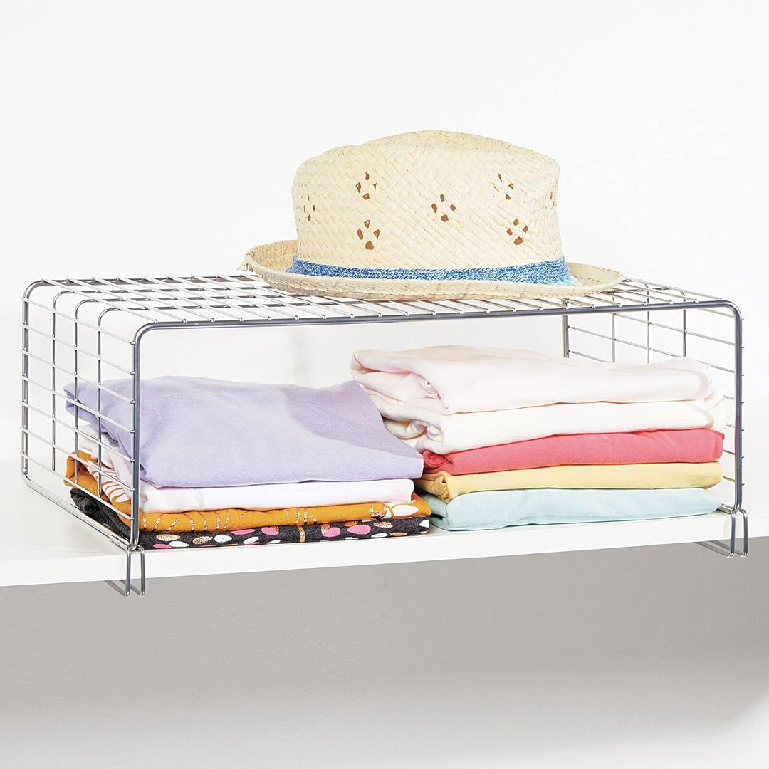 mDesign 2er-Set Drahtkorb für den Kleiderschrank – moderner Schrank Organizer mit 2 Ebenen für Kleid