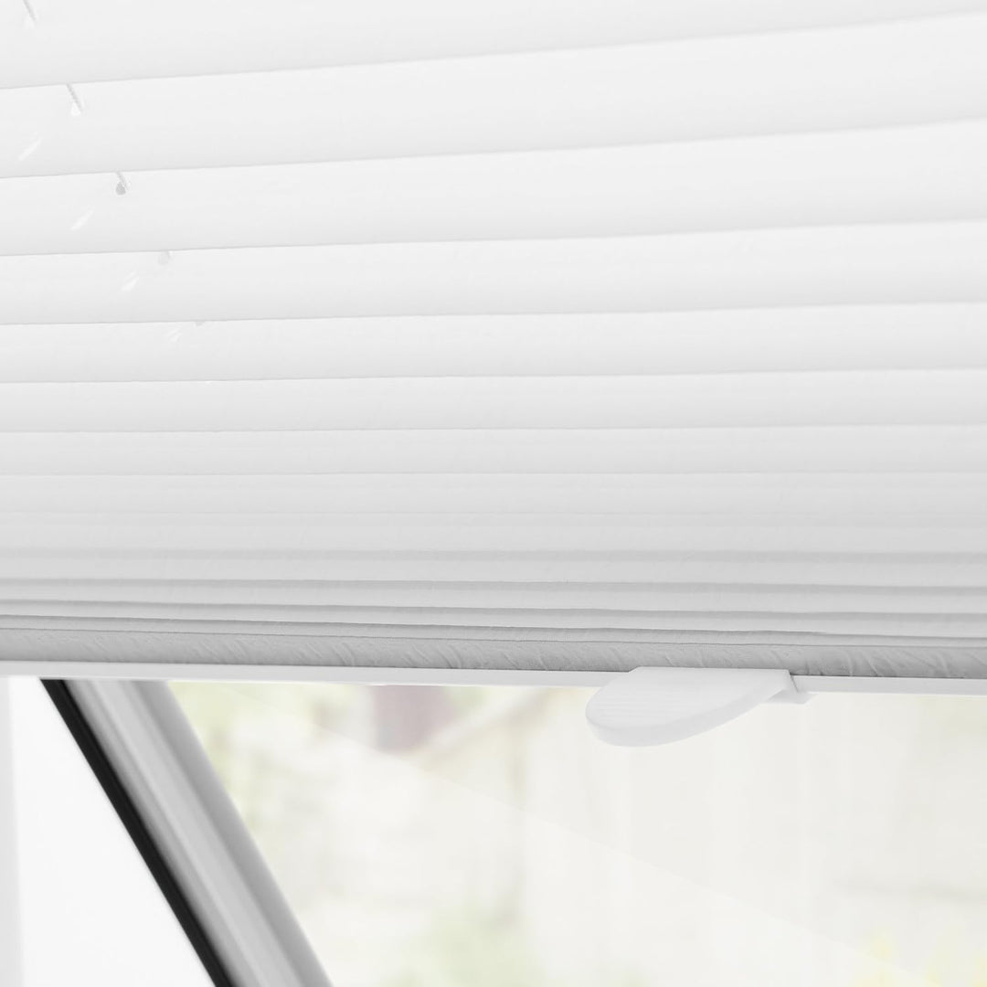 Lichtblick Dachfenster Plissee Haftfix, ohne Bohren, mit Saugnäpfen, für Veluxdachfenster, Fensterpl